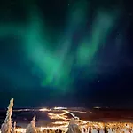 Chalet Otso, Kahden Makuuhuoneen Kelomoekki, Lukuisten Polkujen, Polkupyoeraereitin Sekae Kalaisan Tunturilammen Vieressae