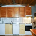 Otso, Kahden Makuuhuoneen Kelomoekki, Lukuisten Polkujen, Polkupyoeraereitin Sekae Kalaisan Tunturilammen Vieressae Chalet *