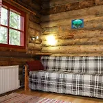 Chalet Otso, Kahden Makuuhuoneen Kelomoekki, Lukuisten Polkujen, Polkupyoeraereitin Sekae Kalaisan Tunturilammen Vieressae *