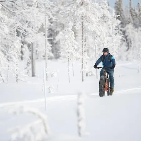 Chalet Otso, Kahden Makuuhuoneen Kelomoekki, Lukuisten Polkujen, Polkupyoeraereitin Sekae Kalaisan Tunturilammen Vieressae *