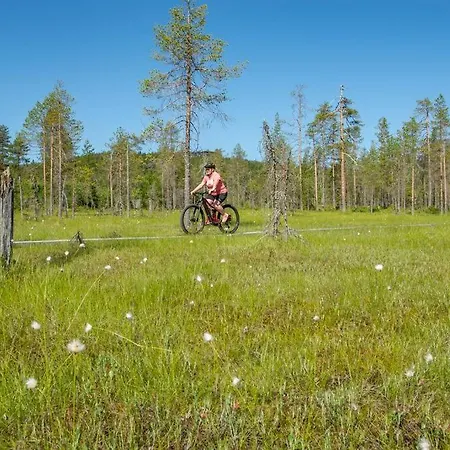 Otso, Kahden Makuuhuoneen Kelomoekki, Lukuisten Polkujen, Polkupyoeraereitin Sekae Kalaisan Tunturilammen Vieressae *