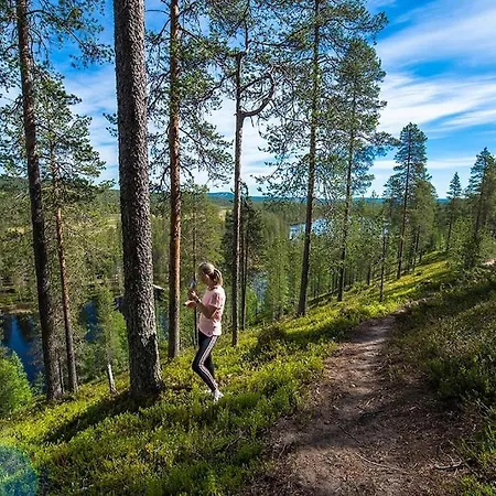 Otso, Kahden Makuuhuoneen Kelomoekki, Lukuisten Polkujen, Polkupyoeraereitin Sekae Kalaisan Tunturilammen Vieressae * Syote