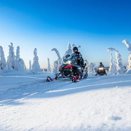 Chalet Otso, Kahden Makuuhuoneen Kelomoekki, Lukuisten Polkujen, Polkupyoeraereitin Sekae Kalaisan Tunturilammen Vieressae Syote