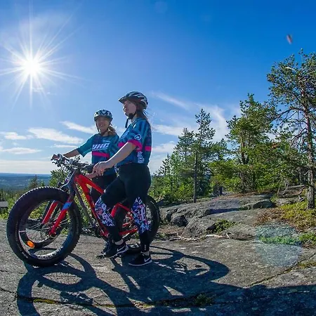 Chalet Otso 29, Kahden Makuuhuoneen Moekki Syoetteellae Valaistun Ladun Vieressae Syöte