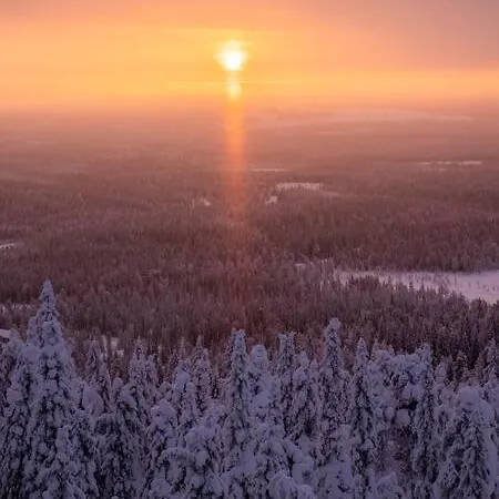 Otso 29, Kahden Makuuhuoneen Moekki Syoetteellae Valaistun Ladun Vieressae Chalet *