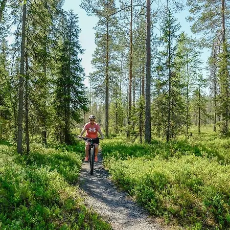 Otso, Kahden Makuuhuoneen Kelomoekki, Lukuisten Polkujen, Polkupyoeraereitin Sekae Kalaisan Tunturilammen Vieressae * Syote
