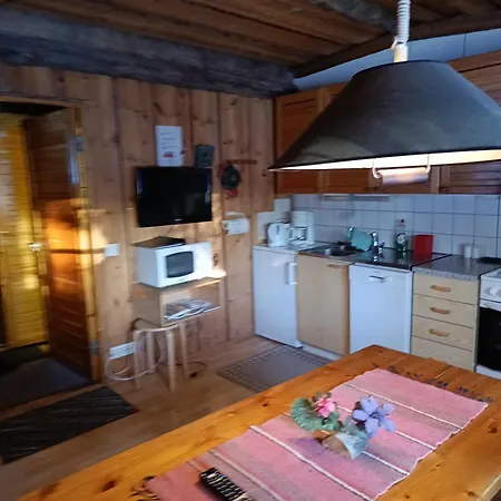 Chalet Otso, Kahden Makuuhuoneen Kelomoekki, Lukuisten Polkujen, Polkupyoeraereitin Sekae Kalaisan Tunturilammen Vieressae