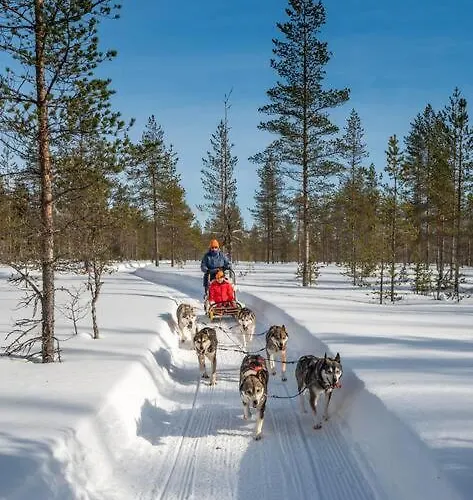 Otso 29, Kahden Makuuhuoneen Moekki Syoetteellae Valaistun Ladun Vieressae Syöte