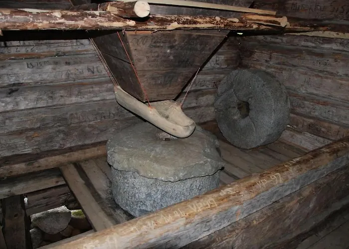 Otso 29, Kahden Makuuhuoneen Moekki Syoetteellae Valaistun Ladun Vieressae Alpstuga