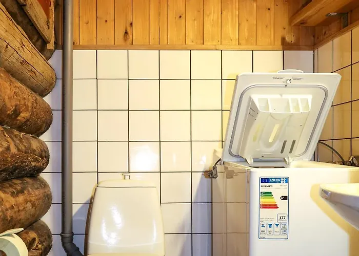 Otso 29, Kahden Makuuhuoneen Moekki Syoetteellae Valaistun Ladun Vieressae Syöte